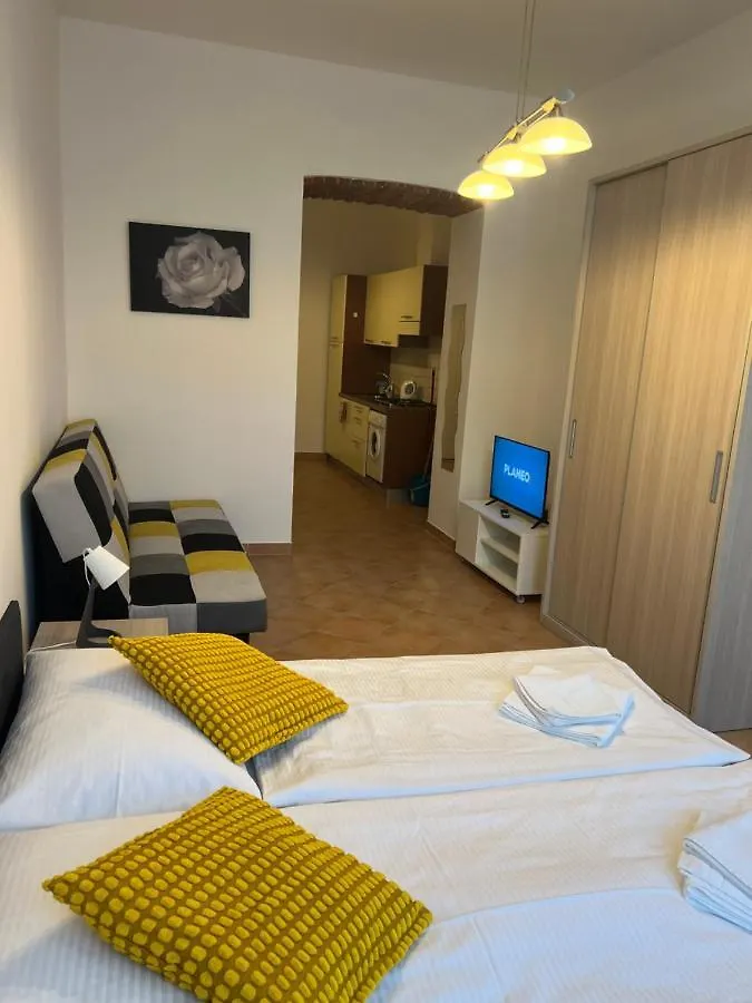 Residence Ai Due Mondi Prague 0*,